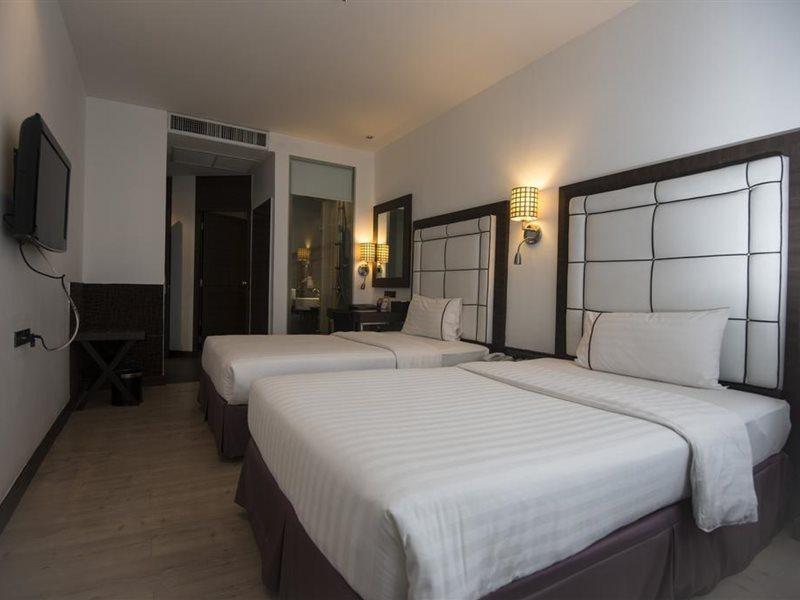 Sukhumvit Suites Hotel Банкок Екстериор снимка