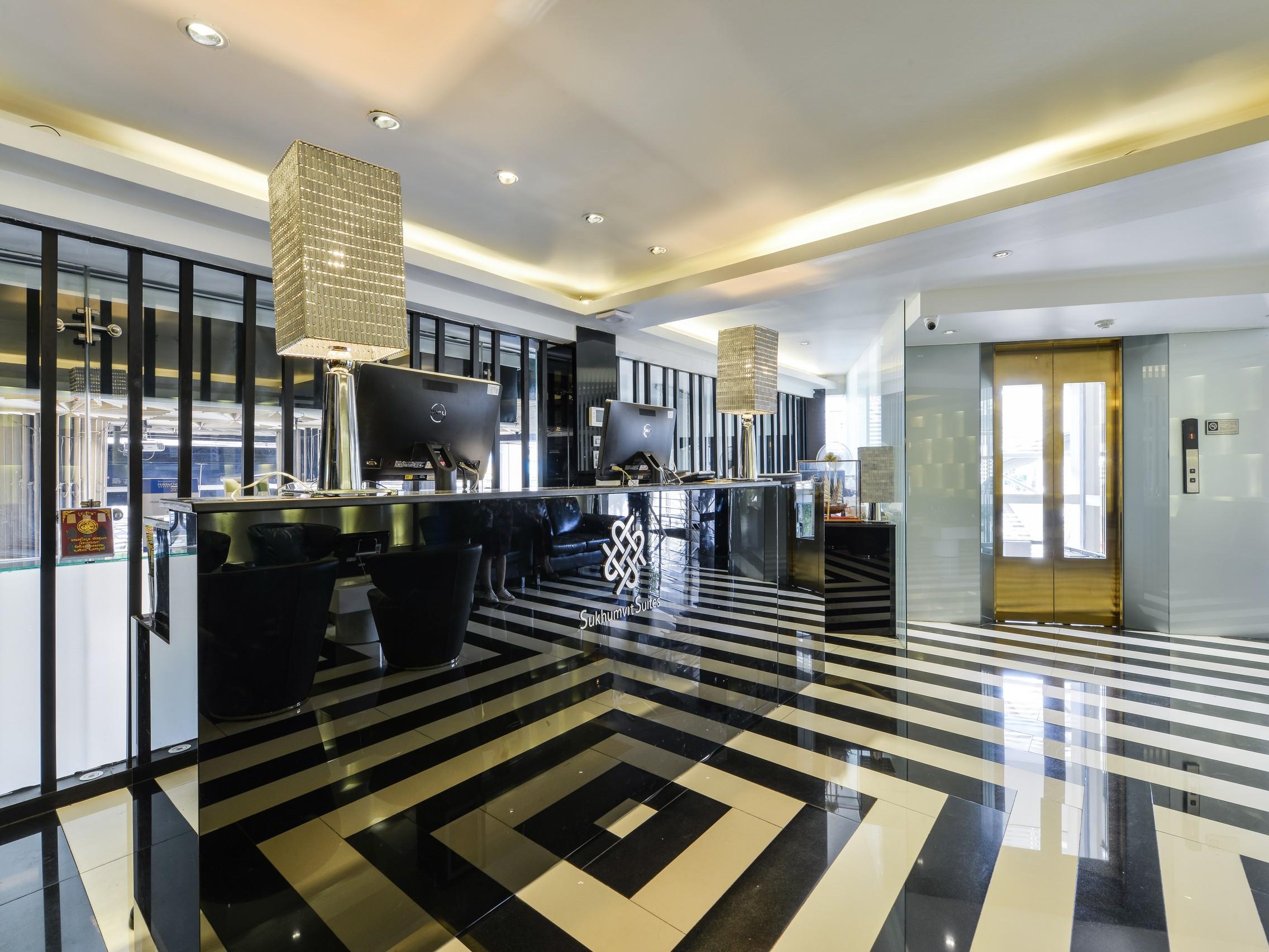 Sukhumvit Suites Hotel Банкок Екстериор снимка