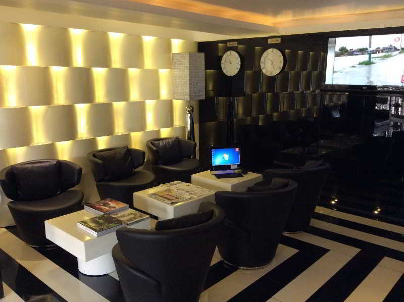 Sukhumvit Suites Hotel Банкок Екстериор снимка